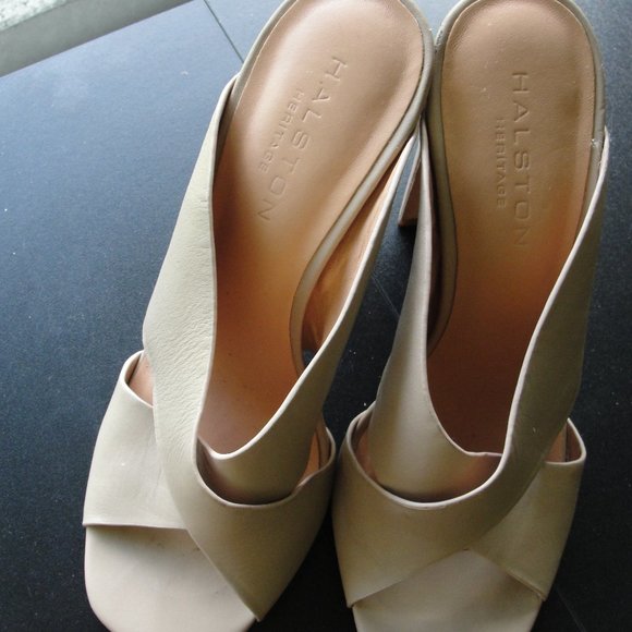 Halston high heels - Picture 8 of 8
